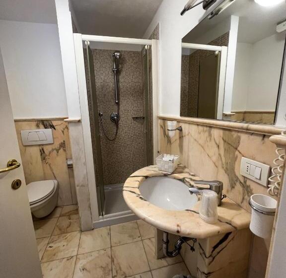 اتاق استاندارد چهار تخته, Joli