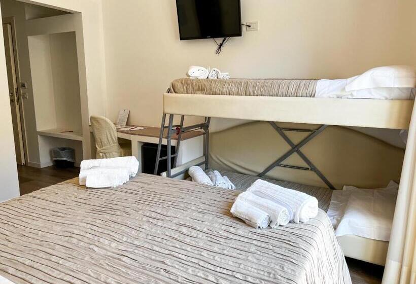 اتاق استاندارد چهار تخته, Joli