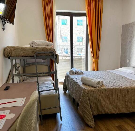 اتاق استاندارد چهار تخته, Joli