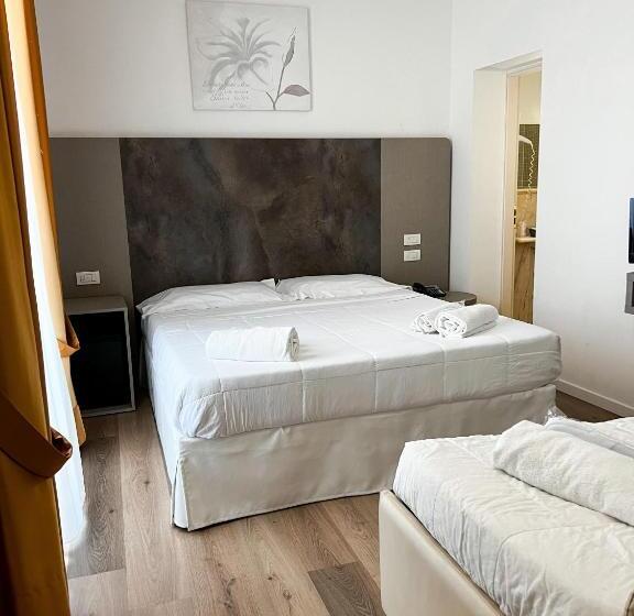 اتاق استاندارد سه نفره, Joli