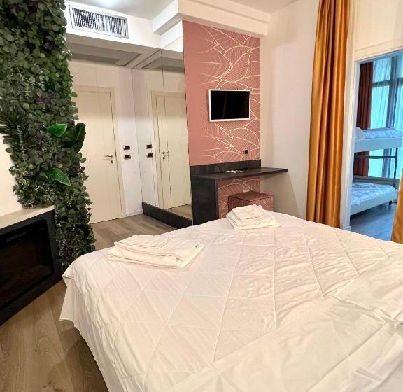 اتاق خانوادگی, Joli