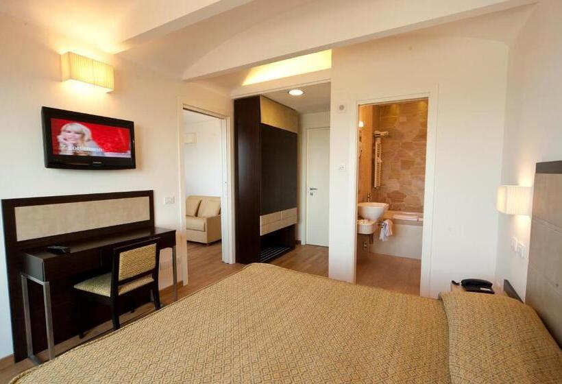 اتاق سوپریور, Joli