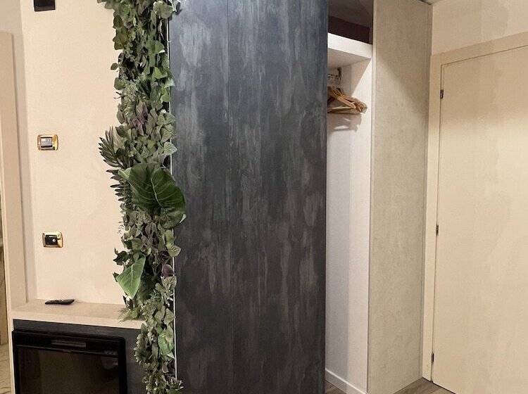 اتاق خانوادگی, Joli