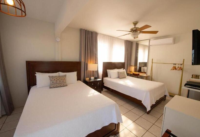 اتاق استاندارد با تراس, Lazy Parrot Inn