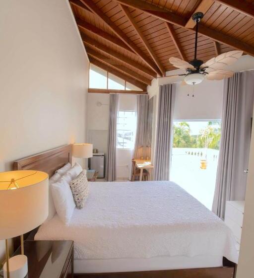 اتاق استاندارد با تراس, Lazy Parrot Inn