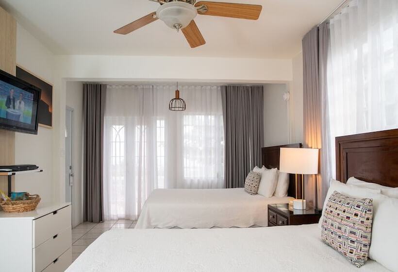 اتاق استاندارد با تراس, Lazy Parrot Inn