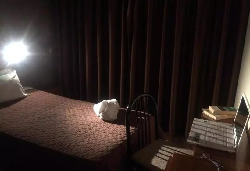 Standardzimmer, Meia Lua