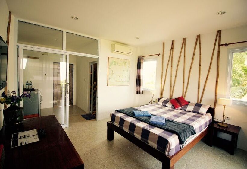 اتاق استاندارد با چشم‌انداز استخر, Sairee View Resort