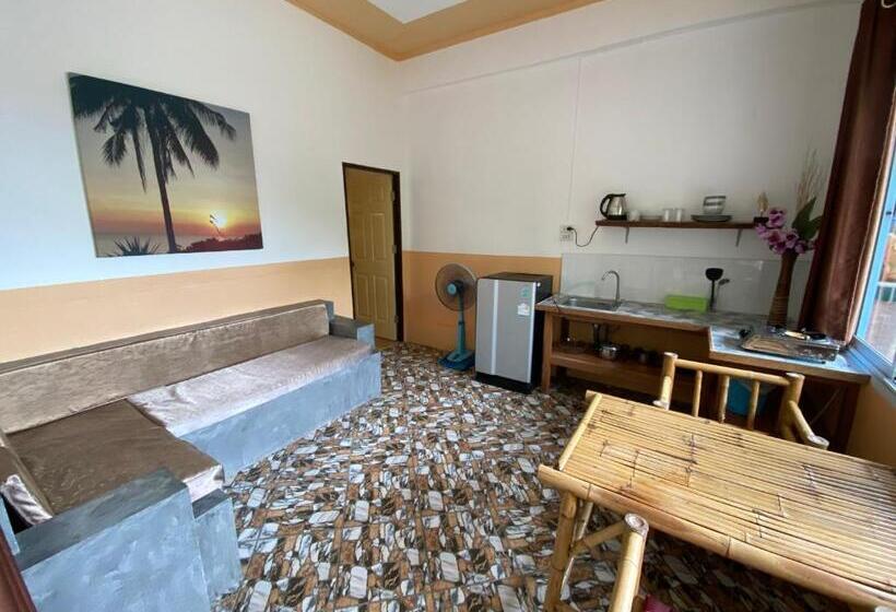 اتاق لوکس خانوادگی, Sairee View Resort