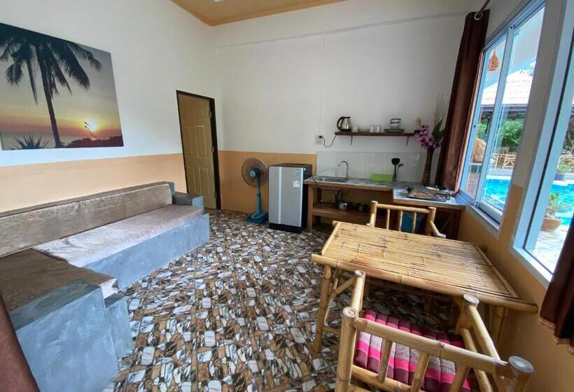 اتاق لوکس خانوادگی, Sairee View Resort