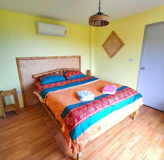 بانگلوی استاندارد با چشم‌انداز دریا, Sairee View Resort