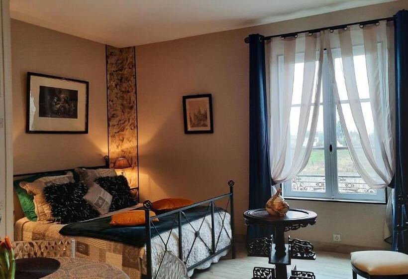 Номер Deluxe, Le Cher Passant