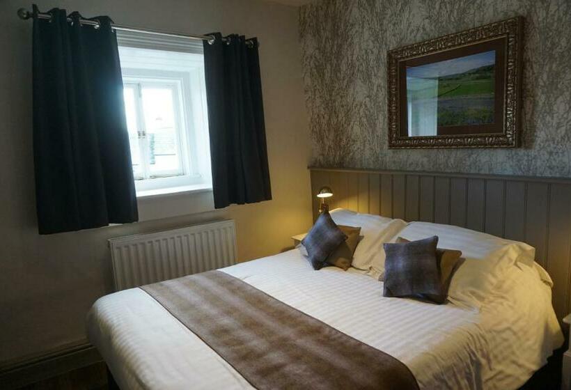 标准间, The Game Cock Inn