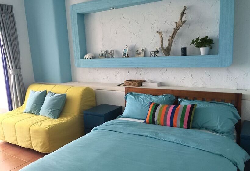 اتاق راحتی با چشم‌انداز دریا, Summerwings