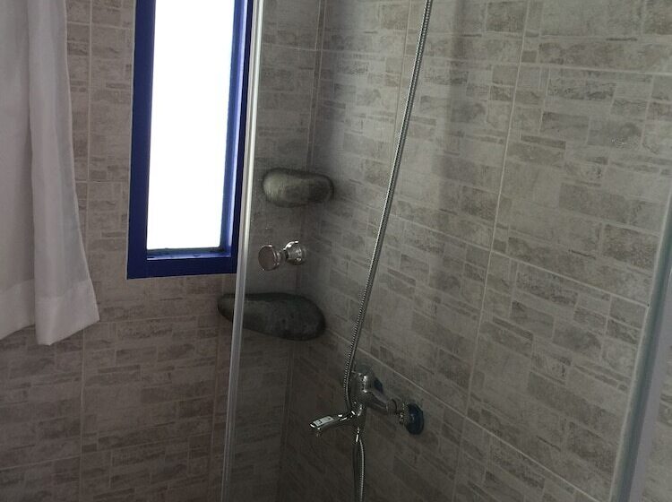 اتاق لوکس چهار تخته, Summerwings