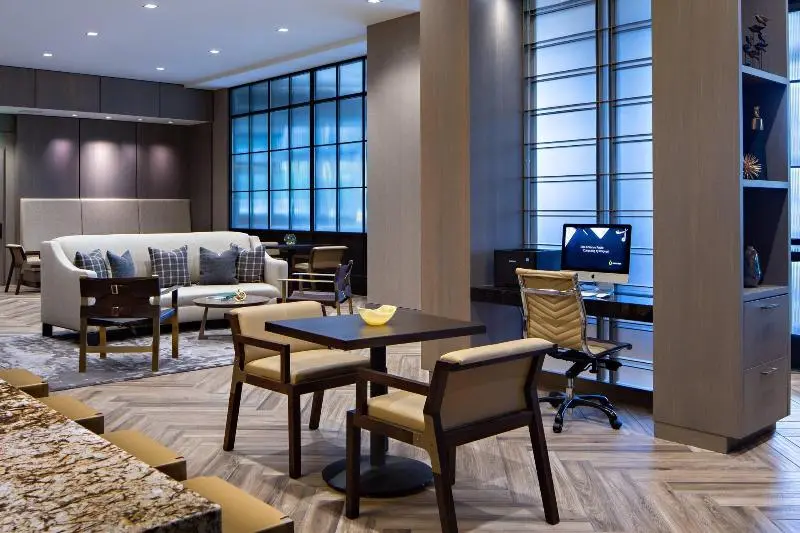 Club Room King Bed, Houston Cityplace Marriott At Springwoods Village