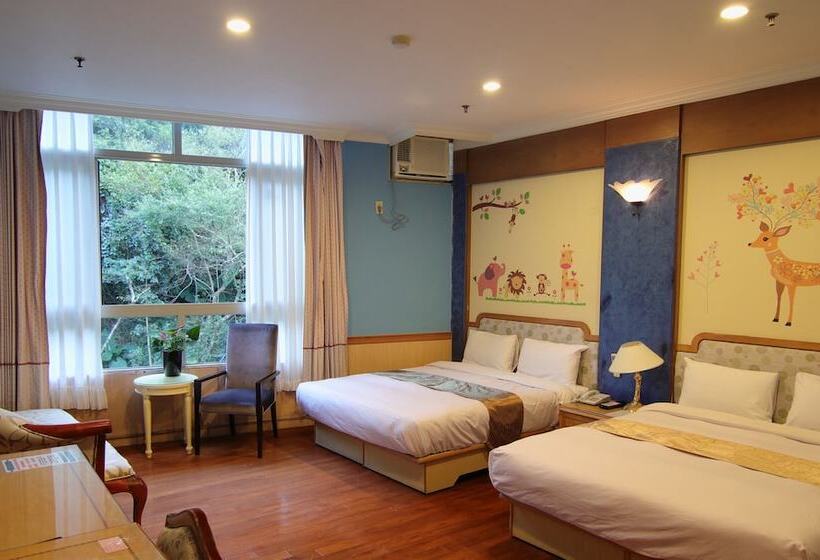 اتاق استاندارد چهار تخته, Jenq Yang Hotspring