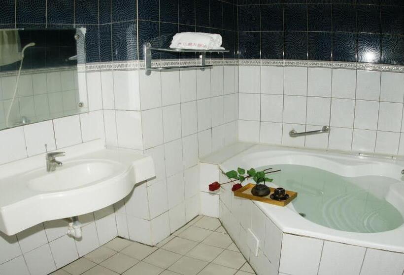 اتاق استاندارد چهار تخته, Jenq Yang Hotspring