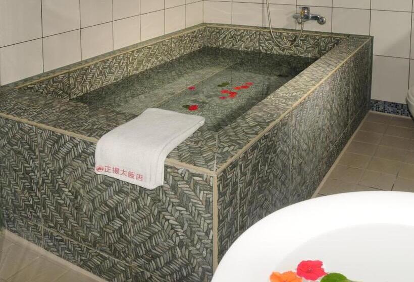اتاق اکونومی, Jenq Yang Hotspring