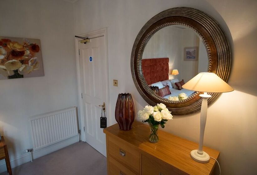 Номер Клуб, Lypiatt House