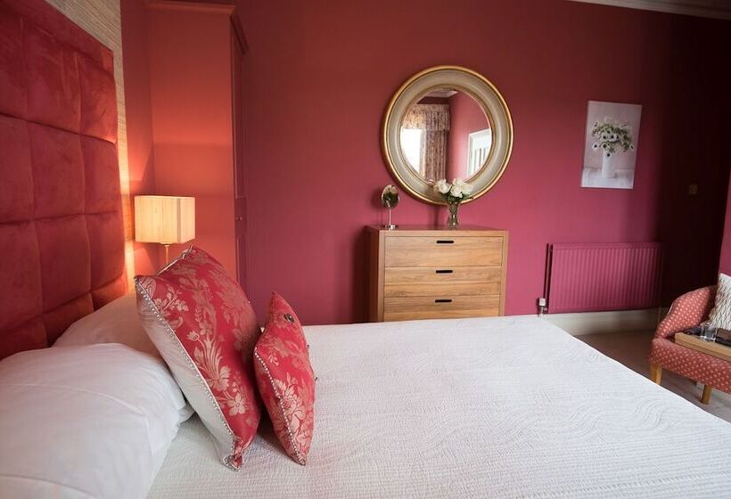 Номер Клуб, Lypiatt House