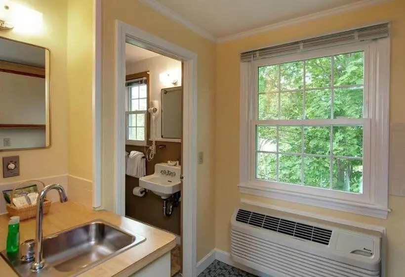 سوئیت با تخت بزرگ, Cape Cod Harbor House Inn