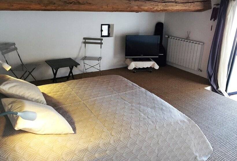 غرفة قياسية ثلاثية حمام مشترك, Lunel Bien être