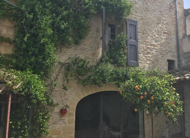 غرفة عائلية حمام مشترك, Lunel Bien être