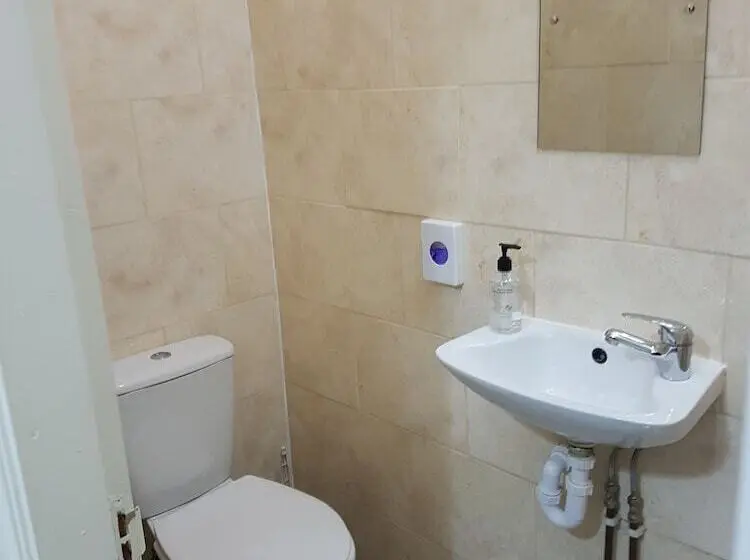 اتاق استاندارد, Portsmouth Budget Hotels   All Rooms Are En Suite