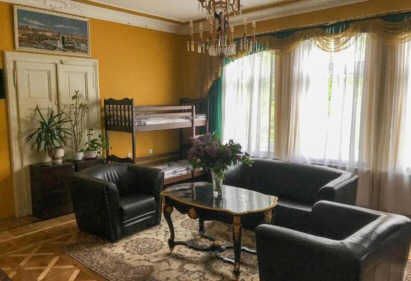 اتاق خانوادگی با سرویس بهداشتی مشترک, вілла графа