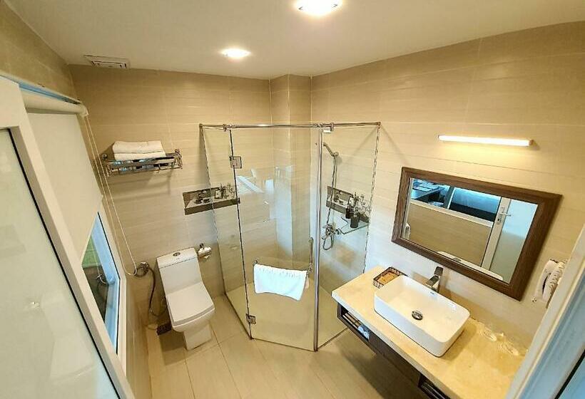 اتاق لوکس با چشمانداز دریاچه, Dalat Wonder  Resort