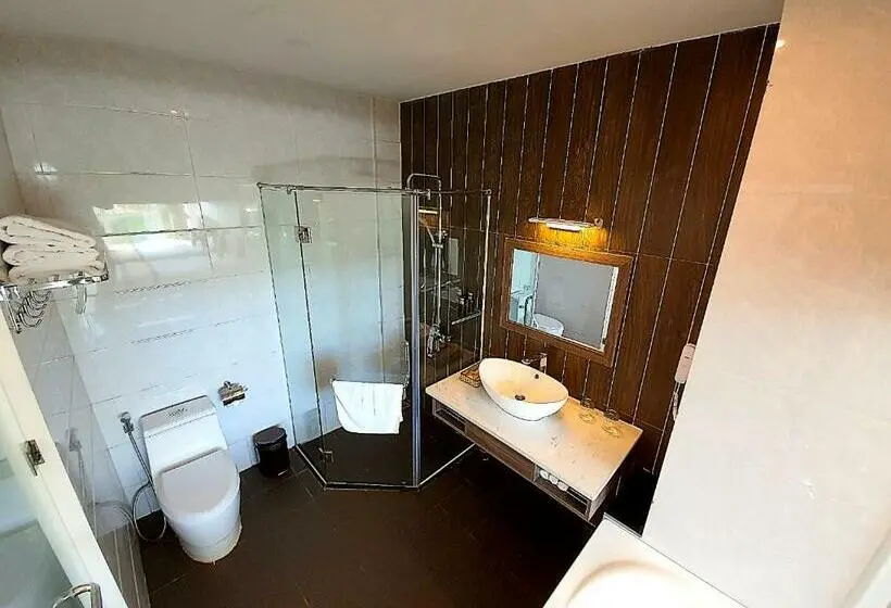 اتاق لوکس سه تخته, Dalat Wonder Resort