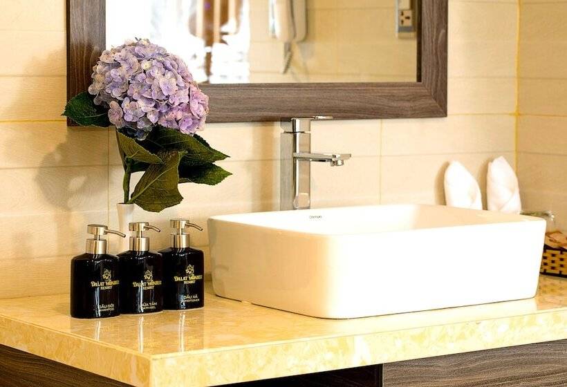 اتاق لوکس با چشمانداز دریاچه, Dalat Wonder  Resort