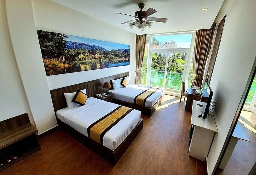 اتاق لوکس سه تخته, Dalat Wonder Resort