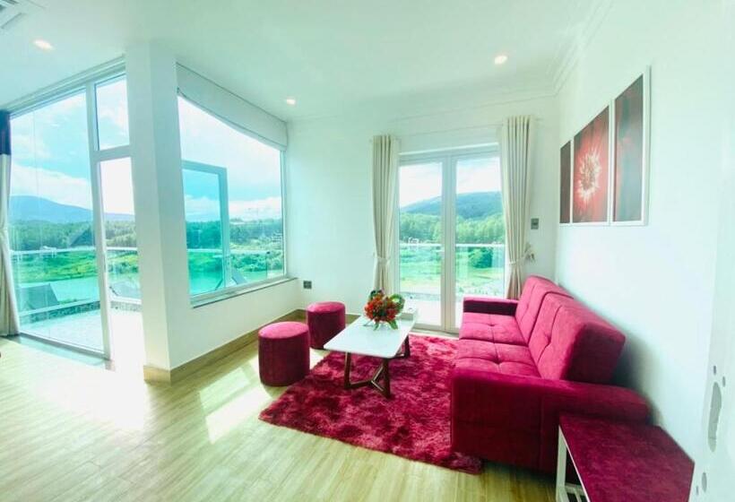 Suite with lake view, Dalat Wonder  Resort