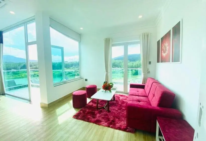 Suite with lake view, Dalat Wonder Resort