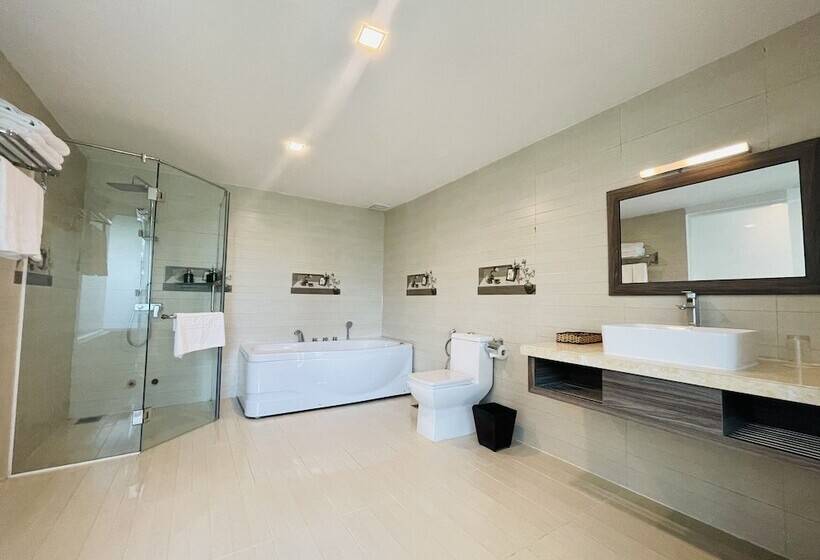 اتاق لوکس سه تخته, Dalat Wonder  Resort