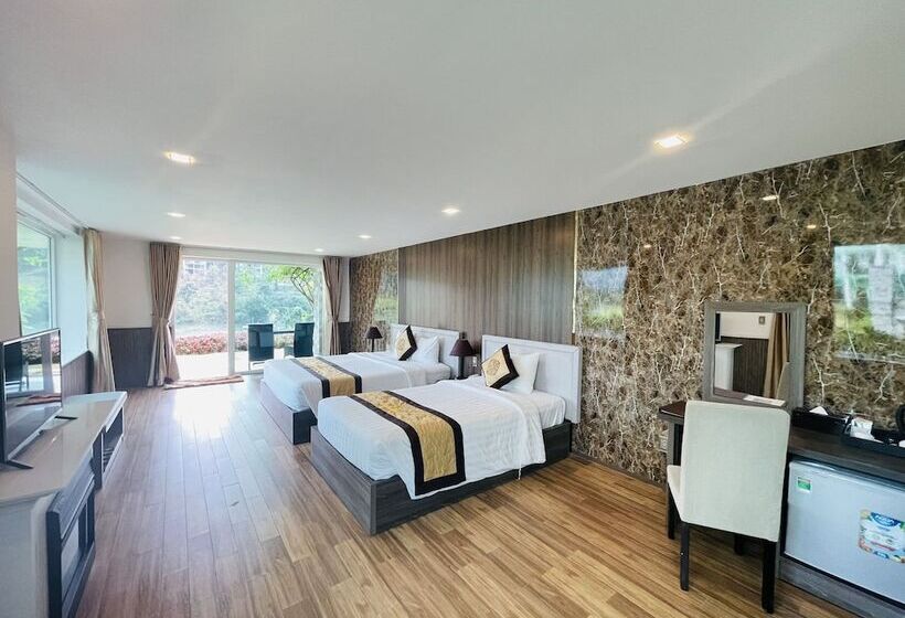 اتاق لوکس سه تخته, Dalat Wonder  Resort