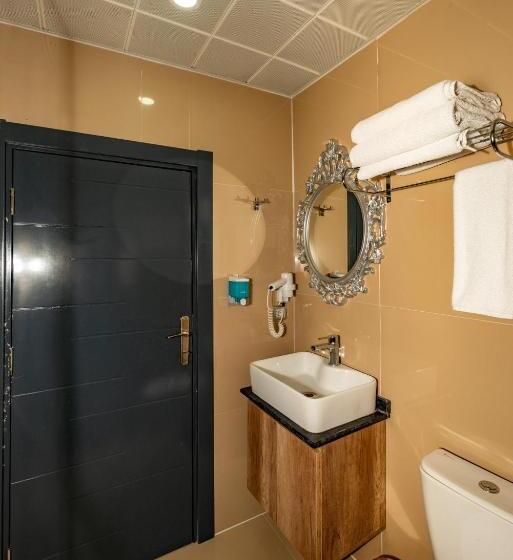 سوییت خانوادگی, Linda Expo Palace