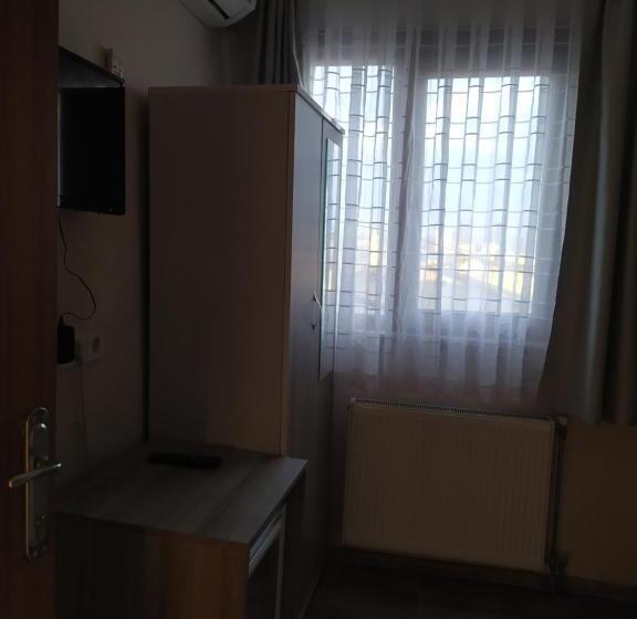 اتاق استاندارد یک نفره, Marpalace