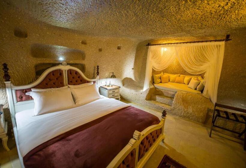 スーペリアファミリールーム, Maya Cave