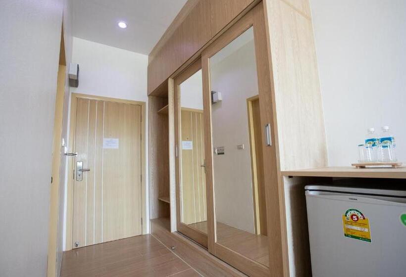 Номер Superior, O2 Hotel Lopburi