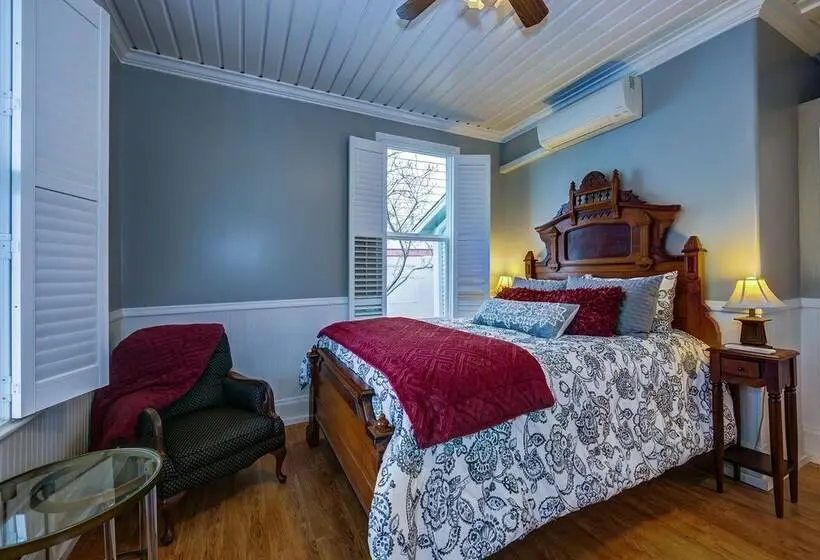 デラックススイート, Carlisle Garden Suites