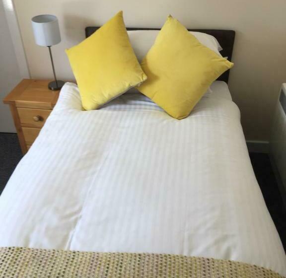 이코노미 싱글 룸, The Station