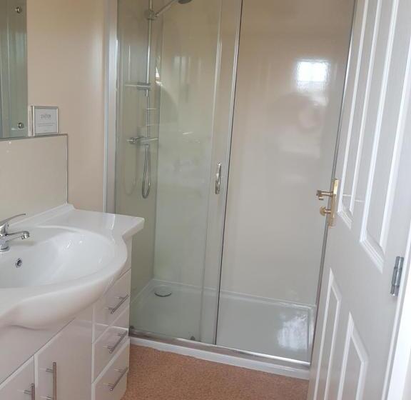 스탠다드 룸, The Station