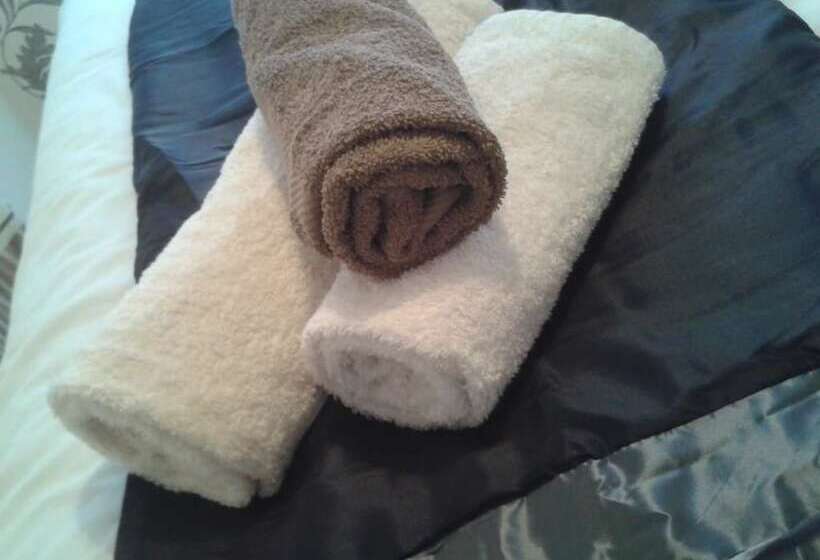 Deluxe Rum, St Hilda Guest House