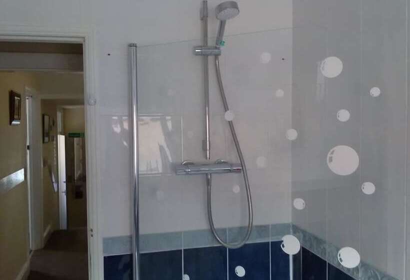 Standardrum, St Hilda Guest House