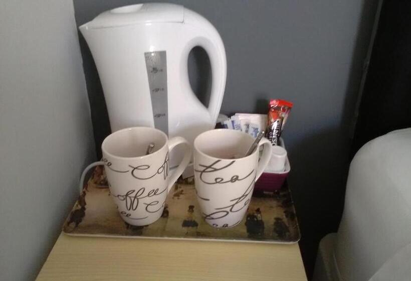 Standardrum, St Hilda Guest House