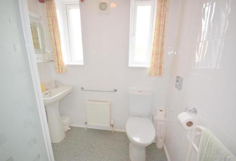 キングサイズベッドのスタンダードルーム, Tor Dean Guest House