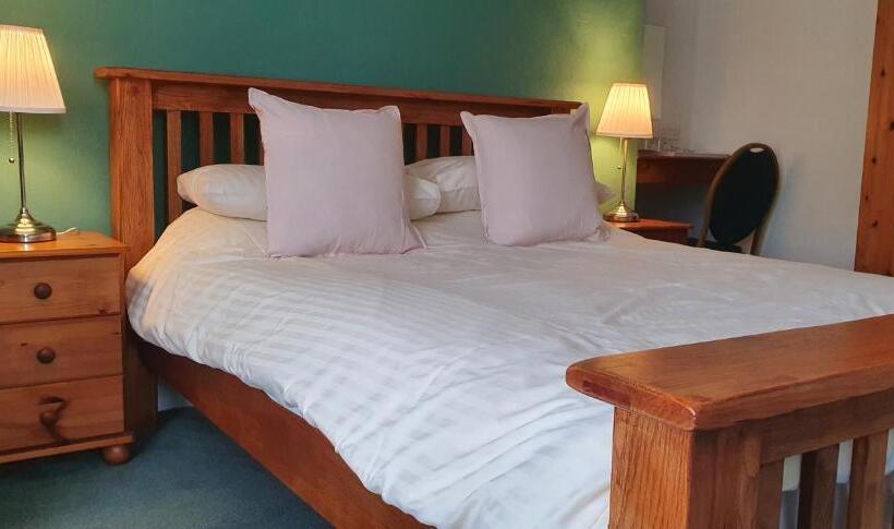 Standard Room King Size Bed, Tor Dean Guest House